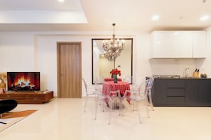 Deluxe Apartment, 3 Bedrooms, Balcony, City View | Private kitchen | Microwave, oven, stovetop, toaster - SOHO Premier Residence (Ho Chi Minh City)