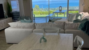 TV, stereo - Aqua - Straddie’s Best View: Bay, Brissy & Beyond! (Dunwich)