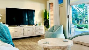 5 bedrooms, desk, iron/ironing board, WiFi - Aqua - Straddie’s Best View: Bay, Brissy & Beyond! (Dunwich)