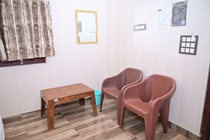 Chambre Deluxe Double ou avec lits jumeaux | Restauration dans la chambre