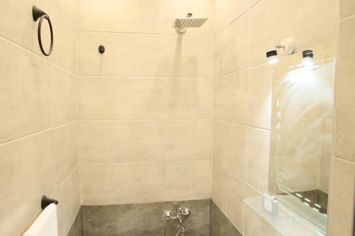 Bathroom | Shower, towels, soap, shampoo