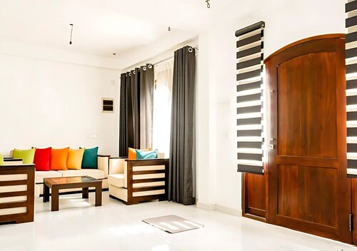 Charming 2-Bedroom Apartment with AC, WiFi & Kitchen in Pleasant Dambulla