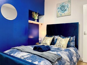 3 habitaciones, tabla de planchar con plancha, wifi y ropa de cama 