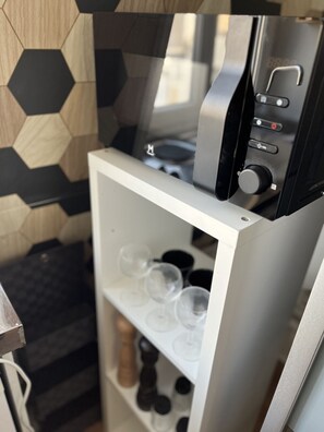 Kaffee und/oder Kaffeemaschine