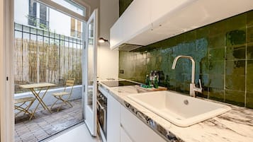 Micro-ondes, four, plaque de cuisson, lave-vaisselle