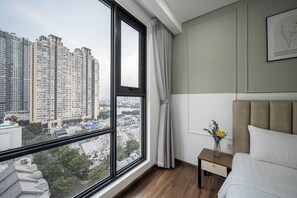 Deluxe-Apartment, 4 Schlafzimmer, Balkon, Stadtblick | 2 Schlafzimmer, Bettwäsche aus ägyptischer Baumwolle
