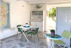 Outdoor dining - Beach sun and sea, relaxation and adventure in Sardinia! (Siniscola)