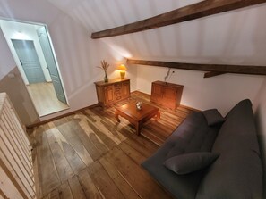 TV, table tennis, books - Country house sleeps 10 (Bourgnac)