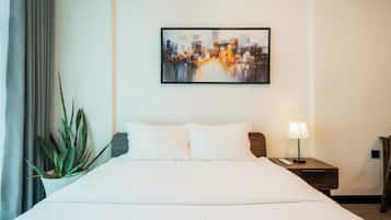 Estúdio luxo, 1 quarto, sacada, vista para a cidade | 1 quarto, roupas de cama premium, edredons de pluma