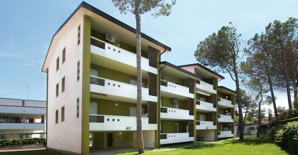 Exterior - Fully equipped flat in a green area near the beach (Bibione Pineda)