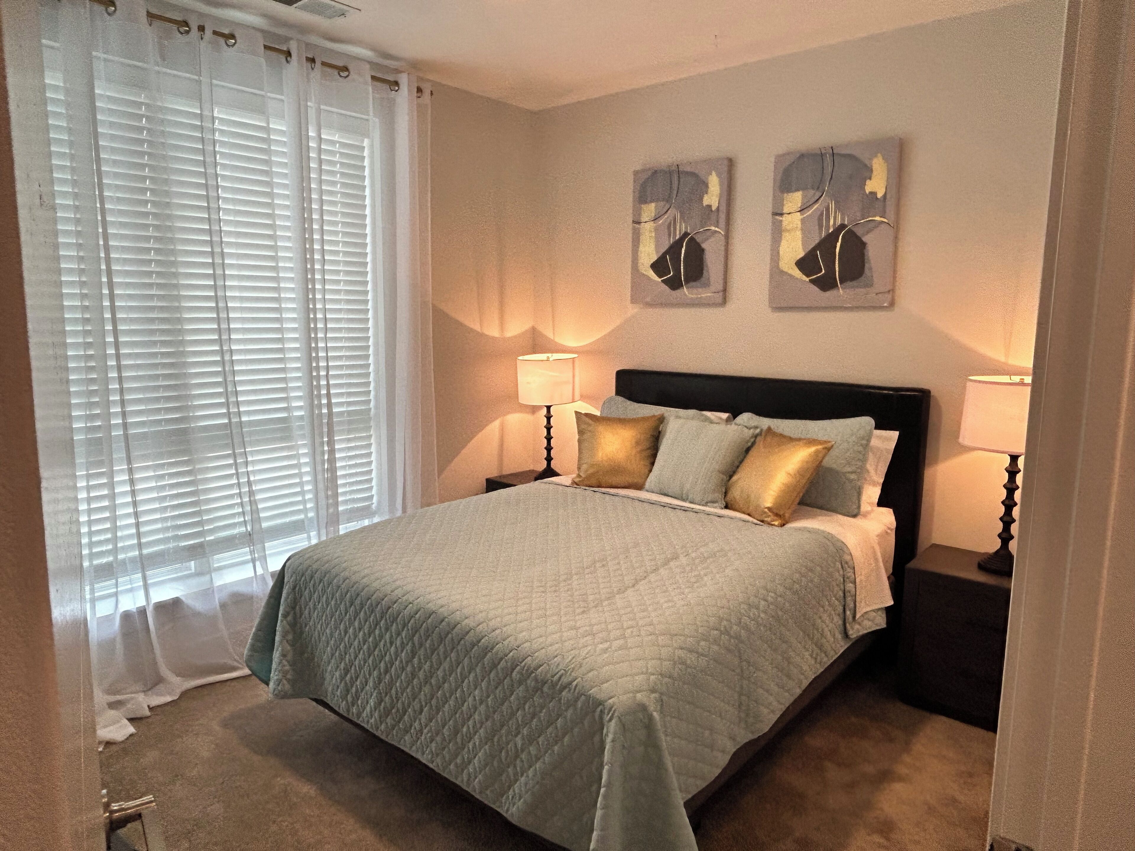 2 soverom, strykejern/-brett, reiseseng for barn og wi-fi