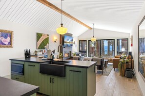 Interior - Lakeside Luxe Retreat (Kings Beach)