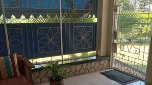 Interior - Enjoy Beverly Hills, Kingston, Jamaica, 4 bdrms, AC, WiFi, Spacious, Quiet, Safe (Kingston)