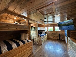 4 chambres, fer et planche à repasser, Wi-Fi gratuit, draps fournis