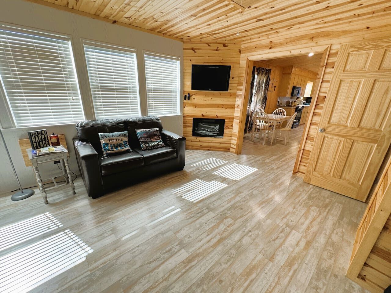 Télévision, cheminée