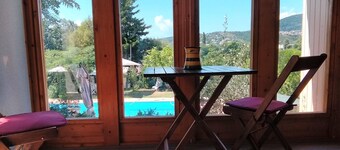 AIR-CONDITIONED CHALET FOR 2 PEOPLE, QUIET LOCATION, WALKING DISTANCE TO SHOPS AND BEACHES