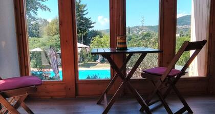 AIR-CONDITIONED CHALET FOR 2 PEOPLE, QUIET LOCATION, WALKING DISTANCE TO SHOPS AND BEACHES