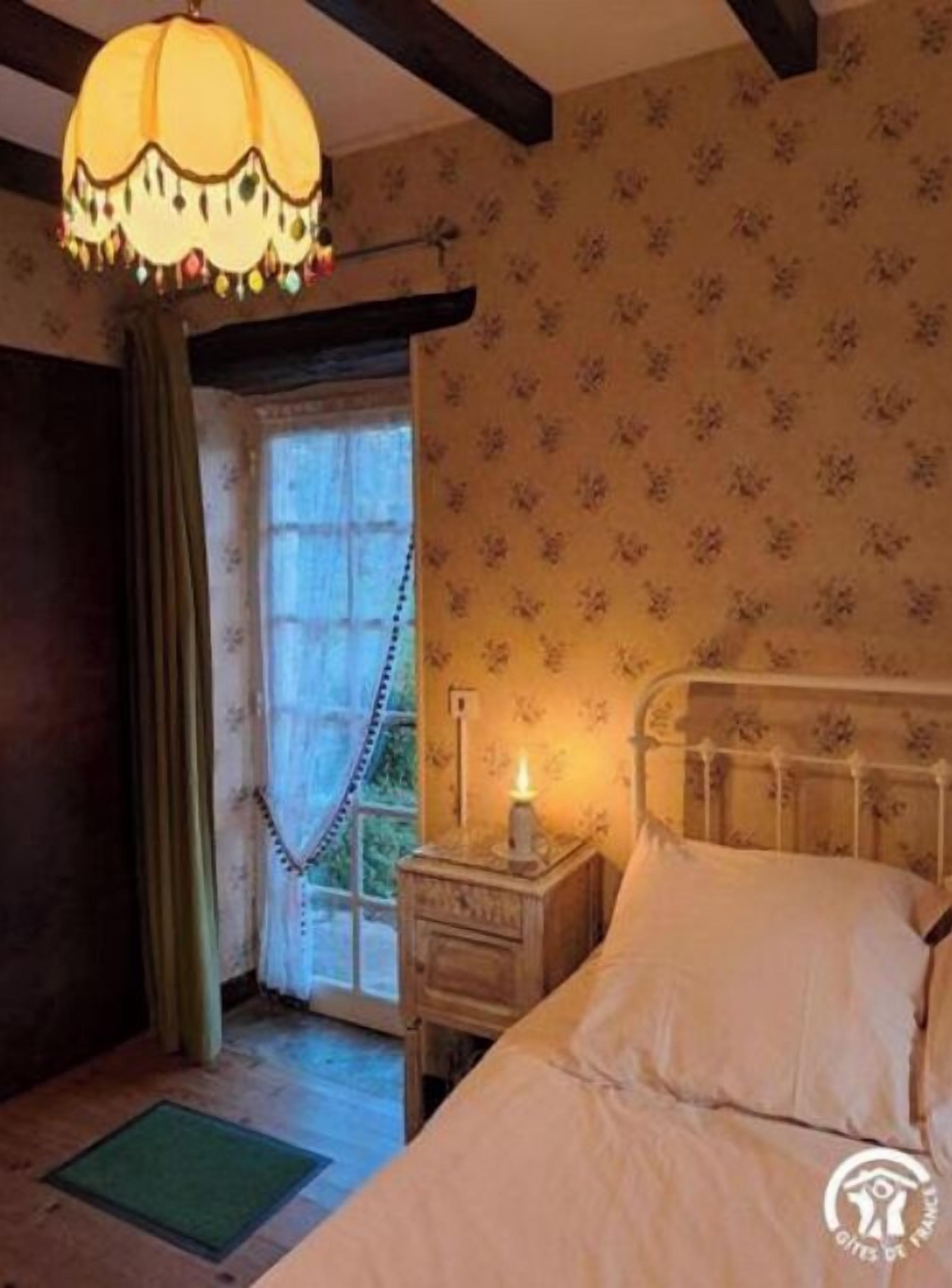 2 slaapkamers, een strijkplank/strijkijzer, reisbedje, gratis wifi