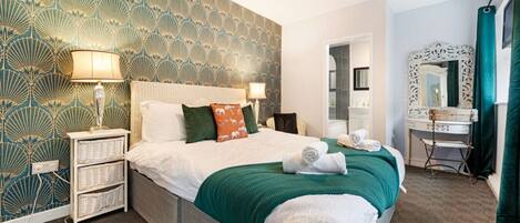 4 chambres, fer et planche à repasser, Wi-Fi gratuit, draps fournis