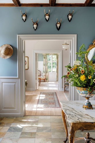 Stemming country idyll