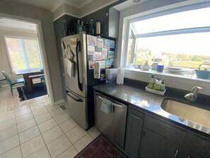 ميكروويف، فرن، موقد طهي مسطح، غسالة أطباق