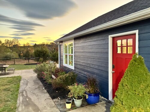 Shenandoah 3BR Mountain Retreat on 15 Acres – Views, Fire Pit, and More!