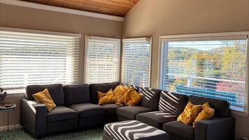 Télévision, cheminée