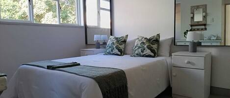 3 bedrooms, free WiFi, bed sheets, wheelchair access