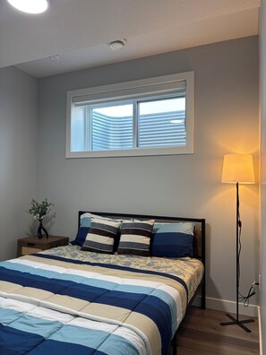 2 habitaciones, tabla de planchar con plancha, wifi y ropa de cama 