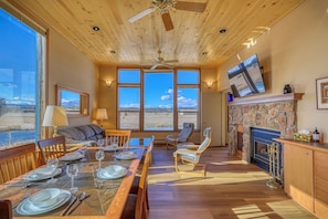 Dining - A cozy condominium, offering spectacular mountain views! (Pagosa Springs)