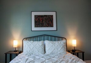 2 slaapkamers, een bureau, een strijkplank/strijkijzer, gratis wifi