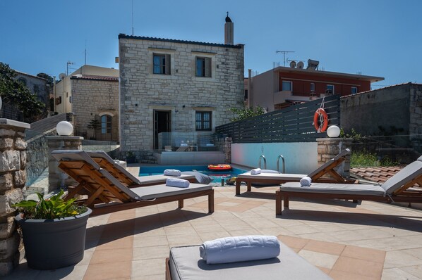 Vil·la | Piscina | Piscina coberta i piscina a l'aire lliure
