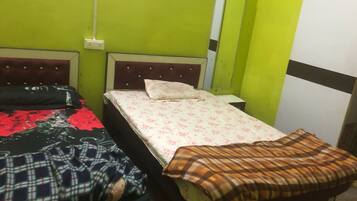 9 bedrooms, iron/ironing board, WiFi, bed sheets