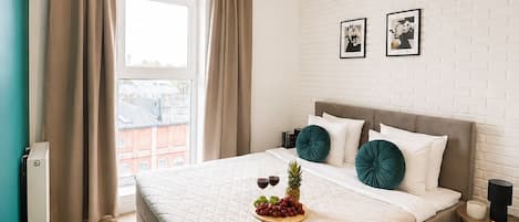 Comfort-huoneisto, parveke, kaupunkinäköala | 2 makuuhuonetta, kannettavalle tietokoneelle sopiva työtila