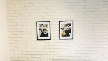 2 habitaciones, espacio para trabajar con laptop y cortinas blackout