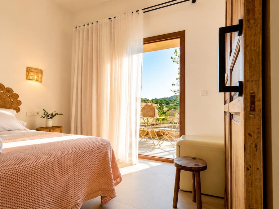 Quarto casal luxo, sacada, vista para a montanha | Wi-Fi de cortesia