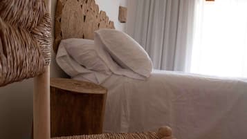 Habitación básica doble, balcón, vista a la montaña | Wifi gratis
