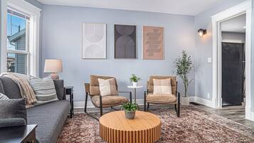 Télévision, jeux vidéo, espaces bureaux