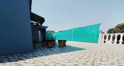 Spacious 5-bedroom villa with AC and WiFi and free Parking in enchanting Jaipur.