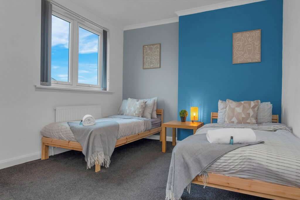2 bedrooms, iron/ironing board, free WiFi, bed sheets