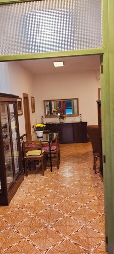 The Almazán. Quiet house with interior courtyard, close to the center and routes.