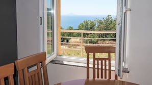 Interior - Cosy apartment for 6 guests with pool, A/C, WIFI, TV, terrace and pets allowed (Labin)