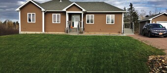 Quiet Apartment in Town Limits with Country Views