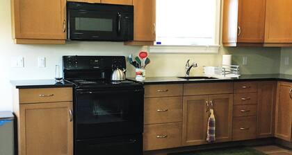 Quiet Apartment in Town Limits with Country Views