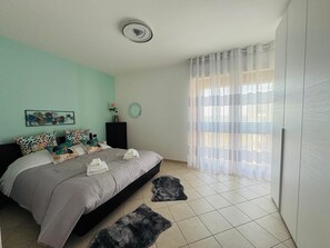 1 chambre, coffres-forts dans les chambres, bureau