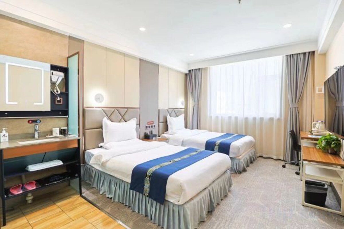 Business Twin Room (12-Hour Stay)
