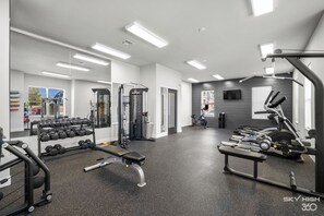 Fitness facility - Modern 1BR - Pool & Gym, Near Walmart & Bike Lift, No Cleaning Fee (Rogers)
