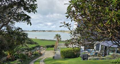 Beautiful house with incredible sea view over Aber Wrach