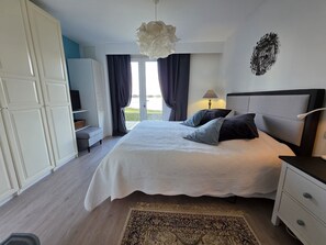 2 chambres, fer et planche à repasser, accès au Wi-Fi (inclus)