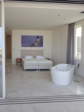 Iron/ironing board, WiFi, bed sheets - Villa's Andaluz Getaway (AN)